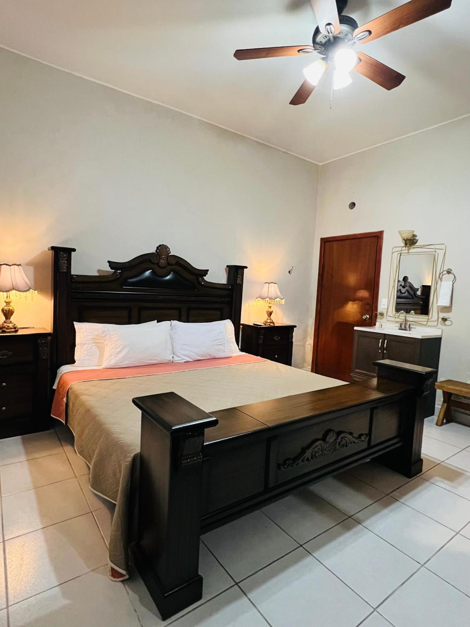 Hosteria Casa Marquez León Exteriér fotografie